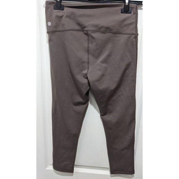 New Zella | Studio Lite High Waist Cropped Leggings in Grey Sparrow - Picture 5 of 7